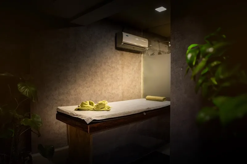 Moss Spa Hair Weaving & Bonding