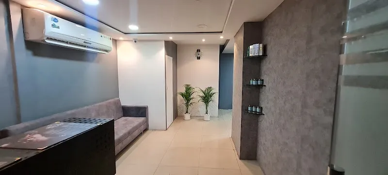 Moss Spa Hair Weaving & Bonding