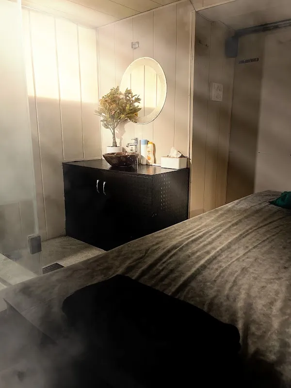 Moss Spa Hair Weaving & Bonding