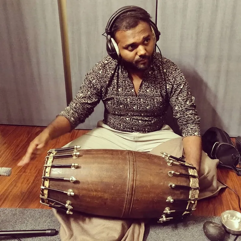 Square Wave Studios - Music and Film dubbing studio