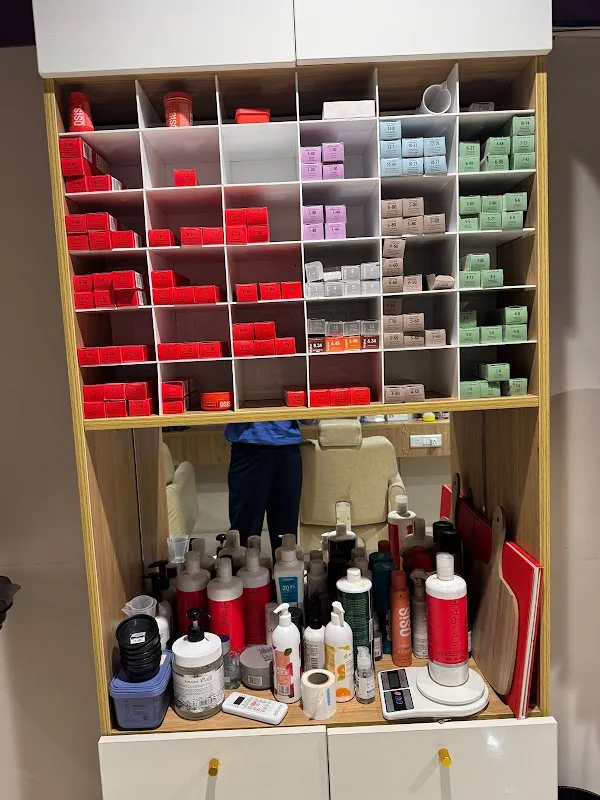 STUDIO11 Family Salon Santacruz East