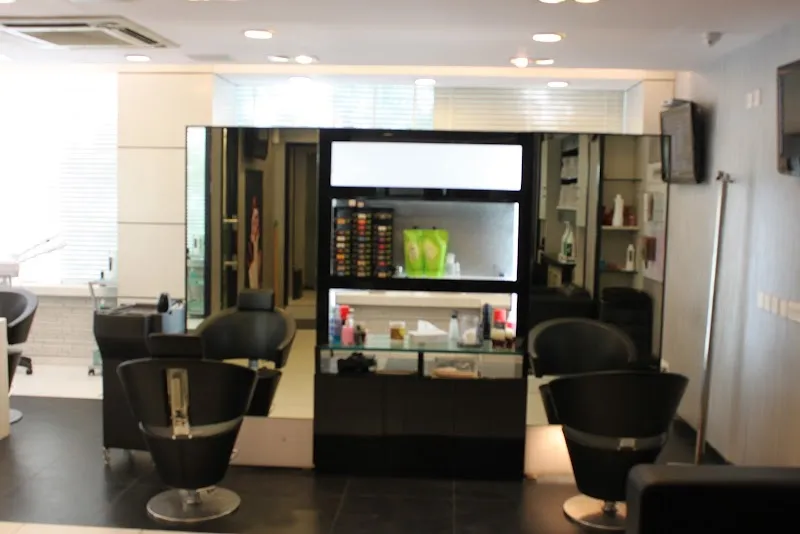 Looks Salon Pvr Saket