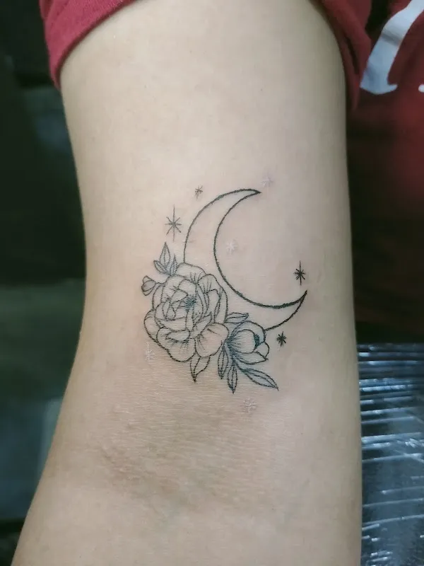 SR Tattoo And Arts Studio