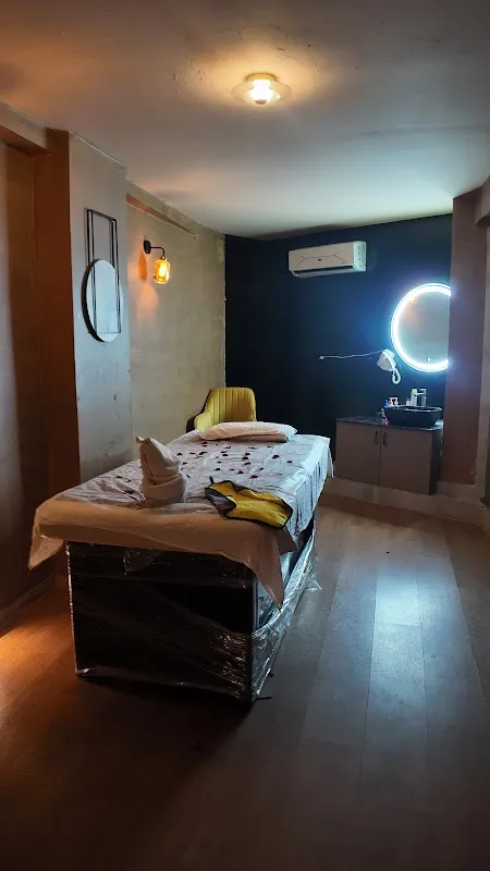 Royal Bliss Spa Prabhadevi