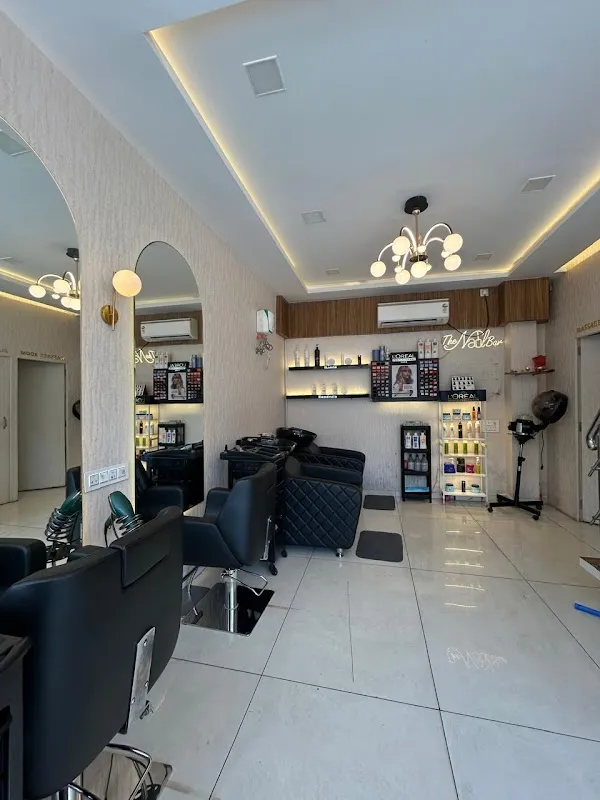 Glam 'N' Glow family salon