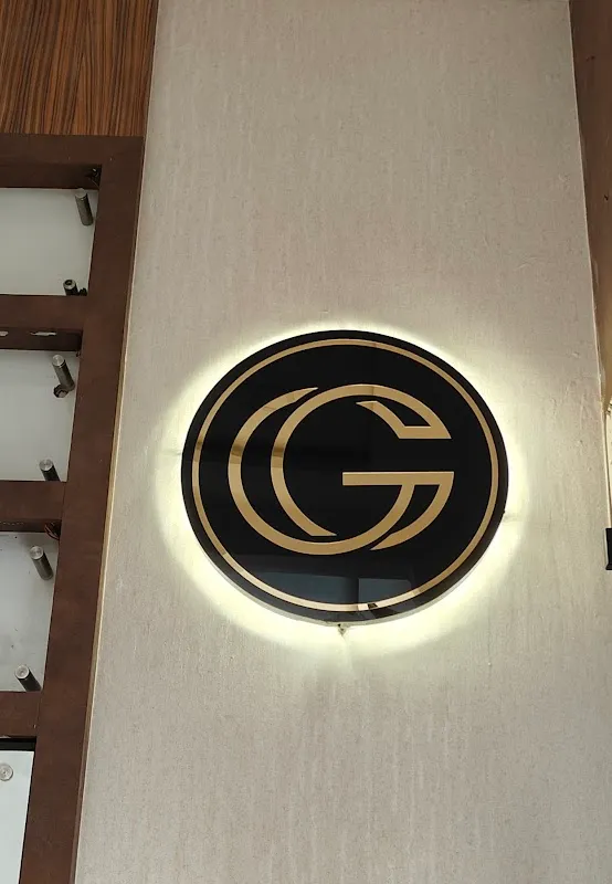 Glam 'N' Glow family salon