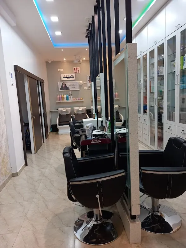 Sia Beauty Salon & Academy | Beauty Salon in Charai | Nail Art in Charai | Makeup artist in Charai | Hairdresser in Thane
