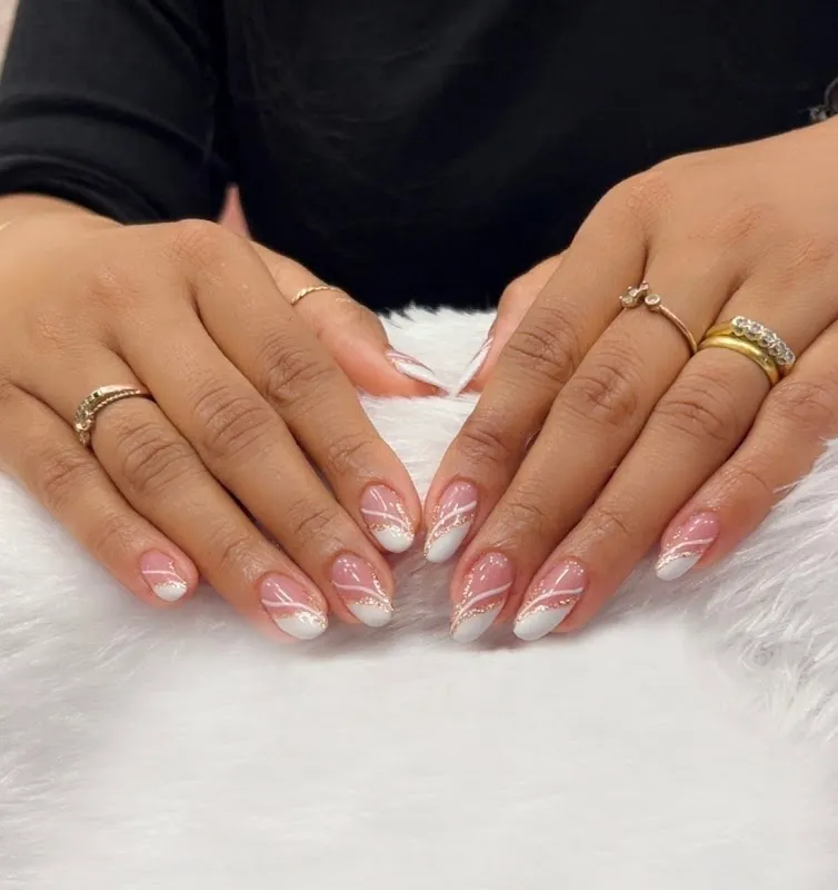 Sia Beauty Salon & Academy | Beauty Salon in Charai | Nail Art in Charai | Makeup artist in Charai | Hairdresser in Thane