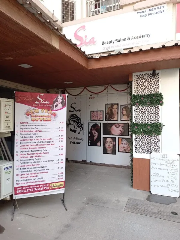 Sia Beauty Salon & Academy | Beauty Salon in Charai | Nail Art in Charai | Makeup artist in Charai | Hairdresser in Thane