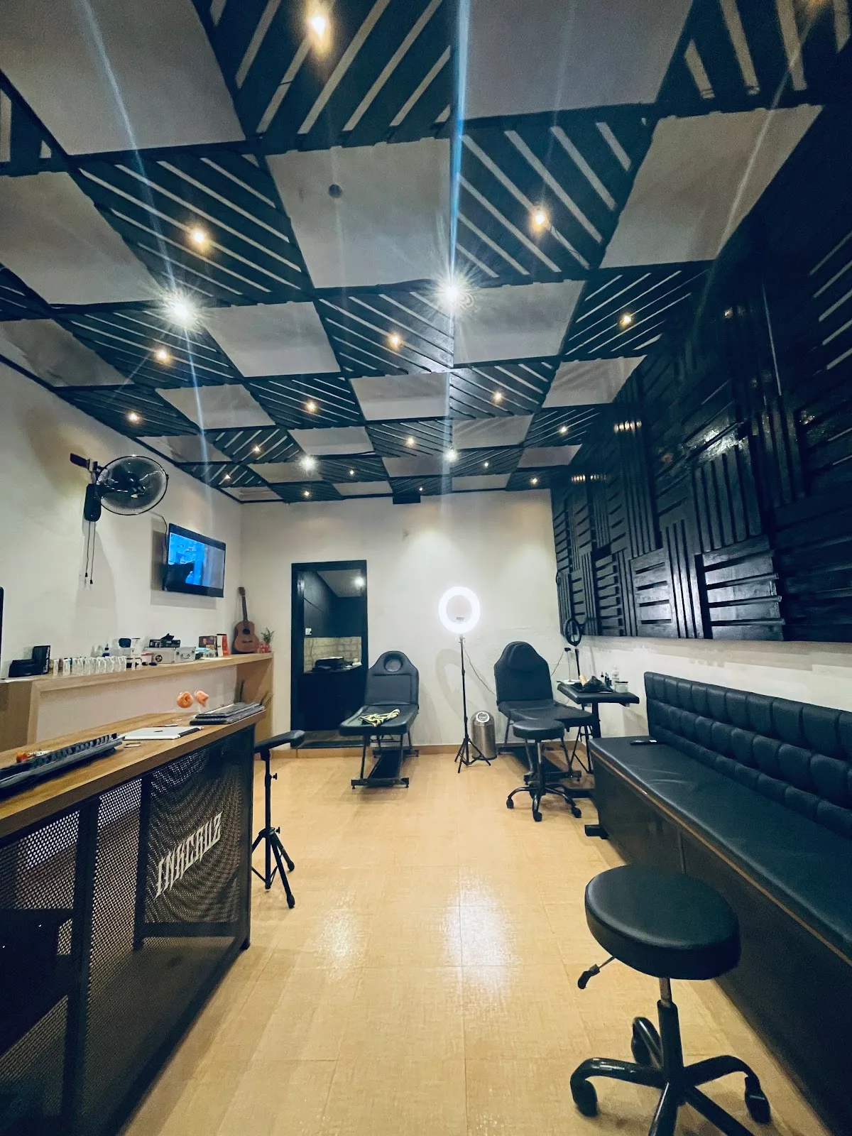 INKCRUZ - Best Tattoo & Piercing Studio