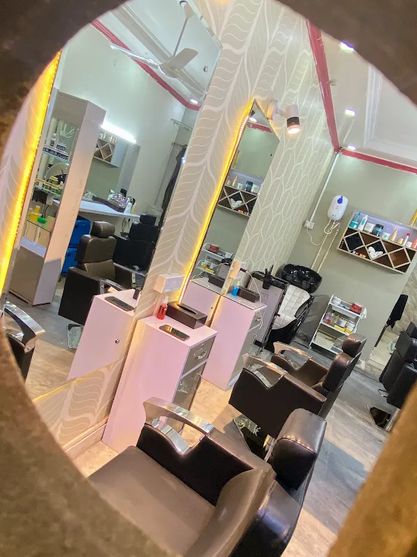 GLOW EENVY Salon & Studio