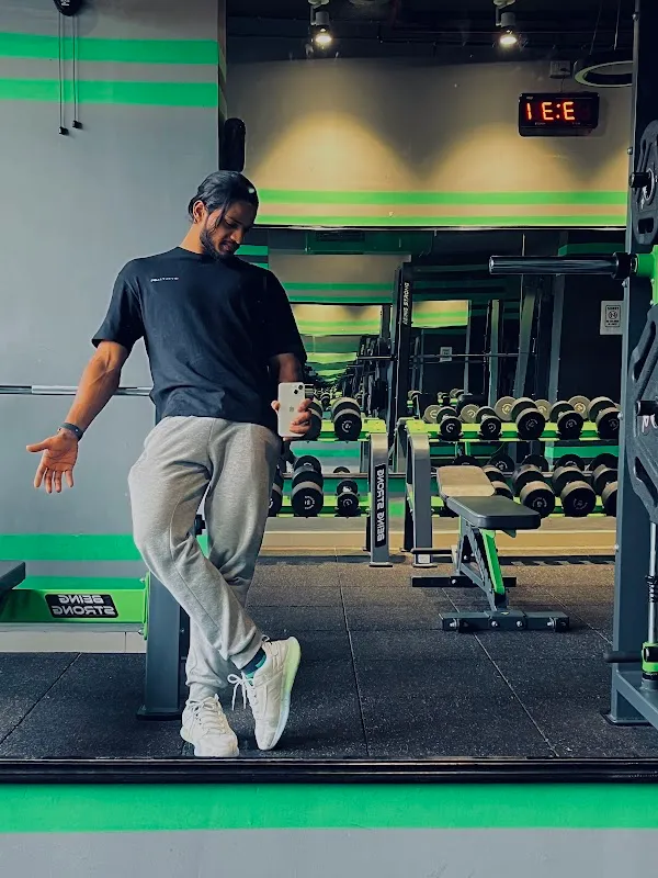 Muscle buzz fitness club