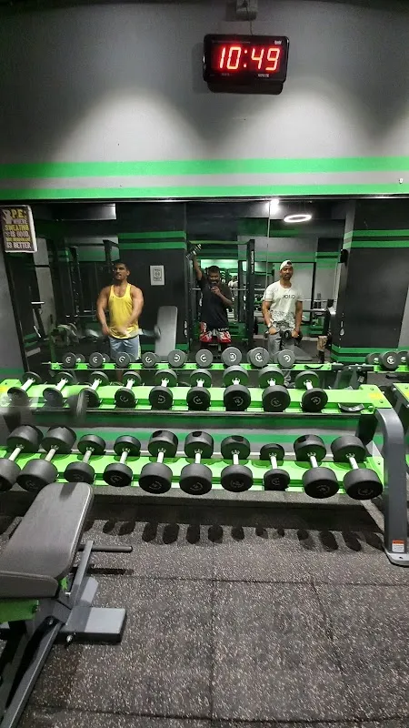 Muscle buzz fitness club