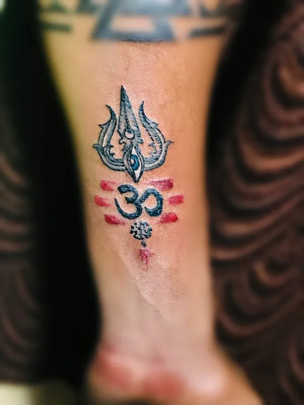 Art Line Tattoos