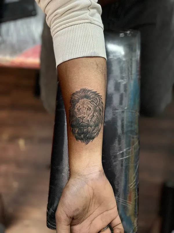 Art Line Tattoos