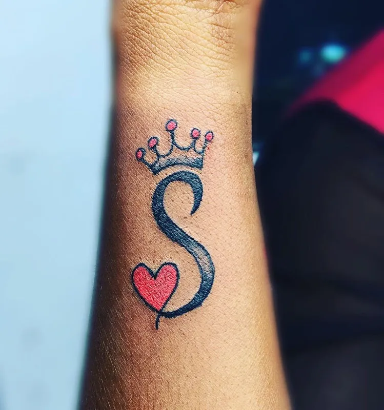 Art Line Tattoos