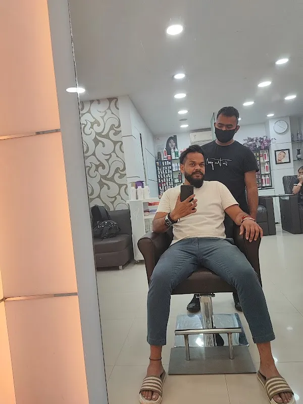 Naturals Salon and Spa Saheed Nagar