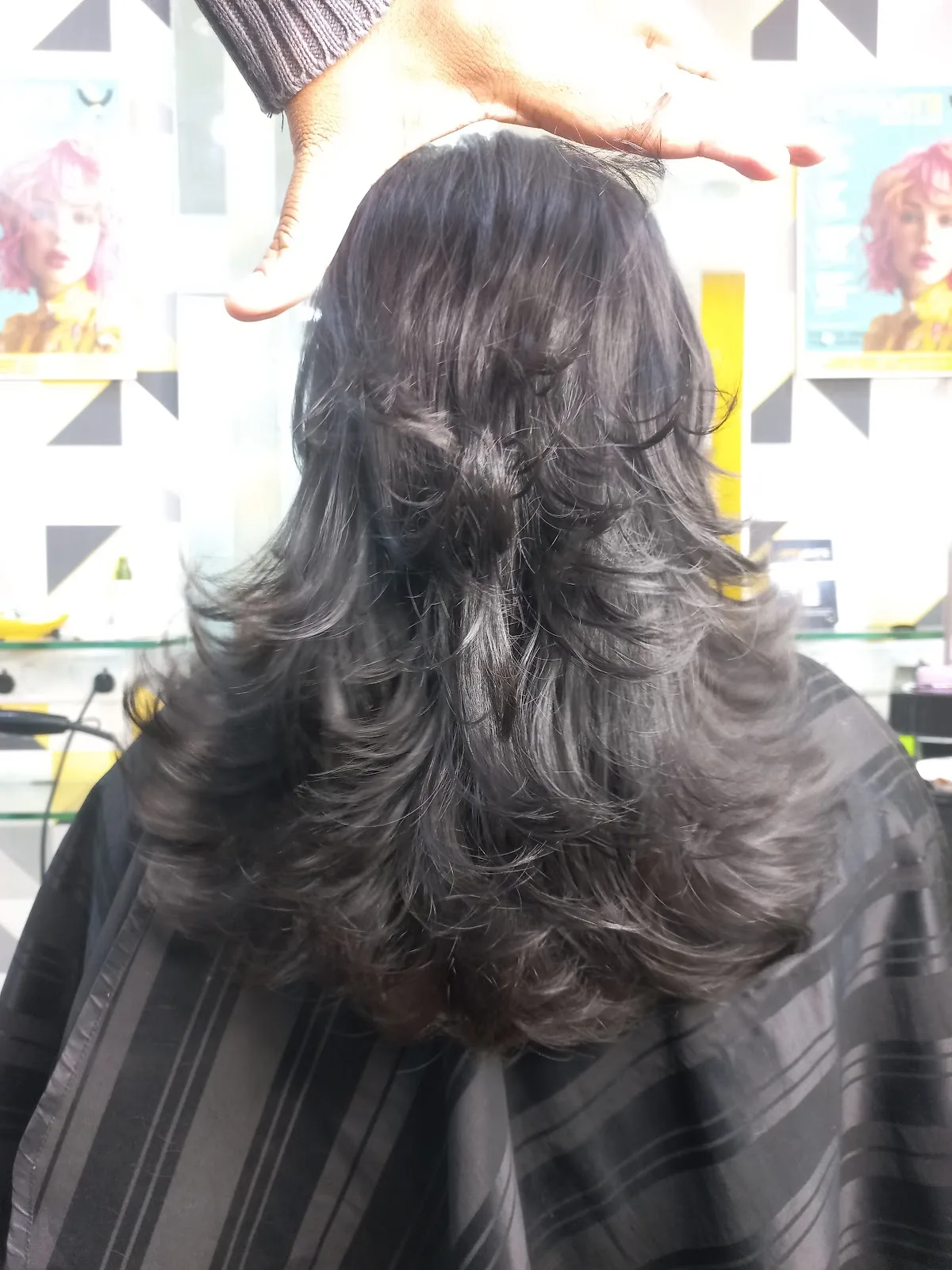 uptodate unisex Salon
