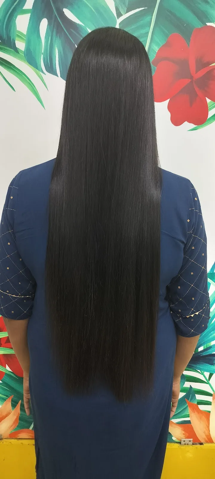 uptodate unisex Salon