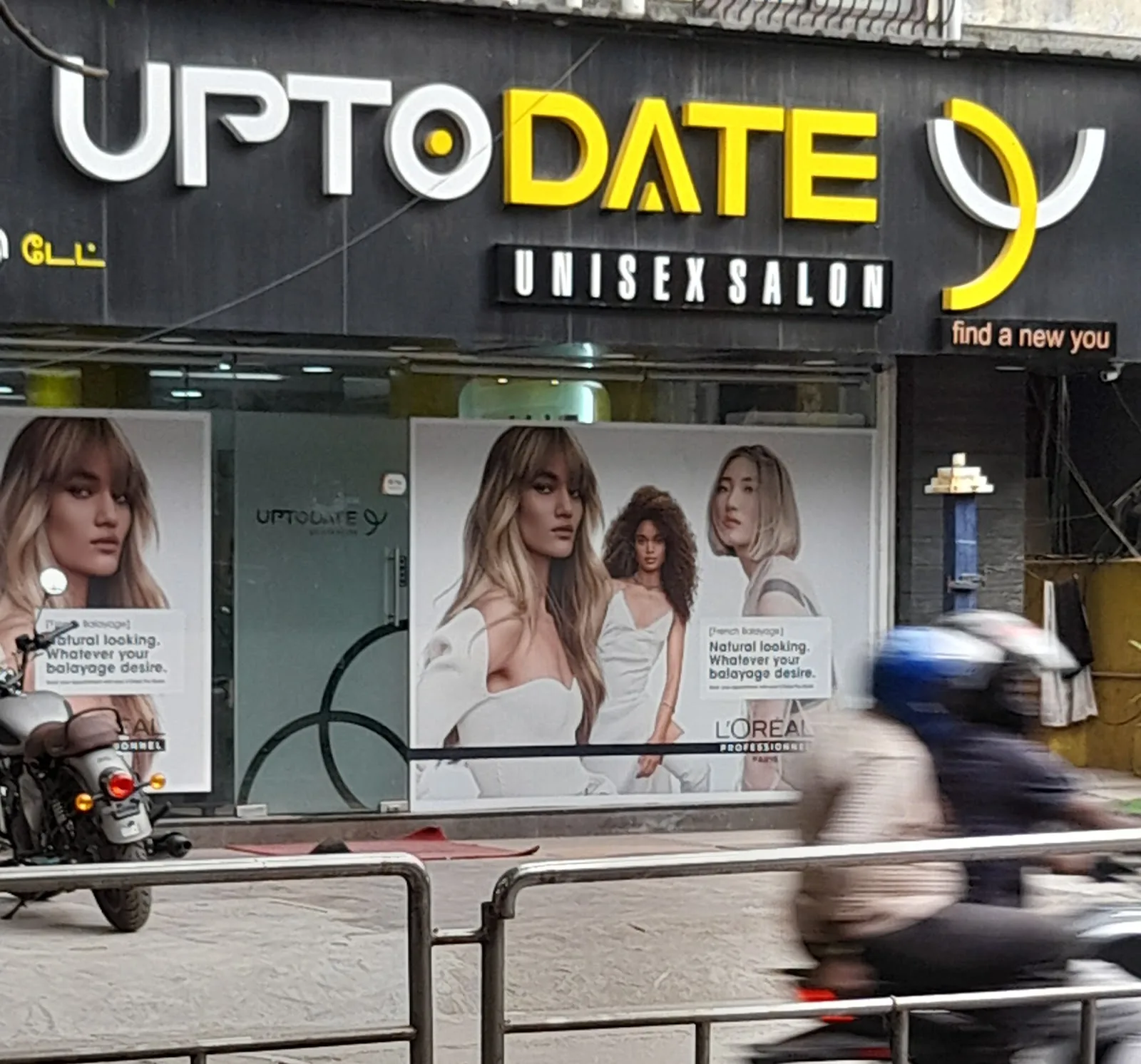 uptodate unisex Salon