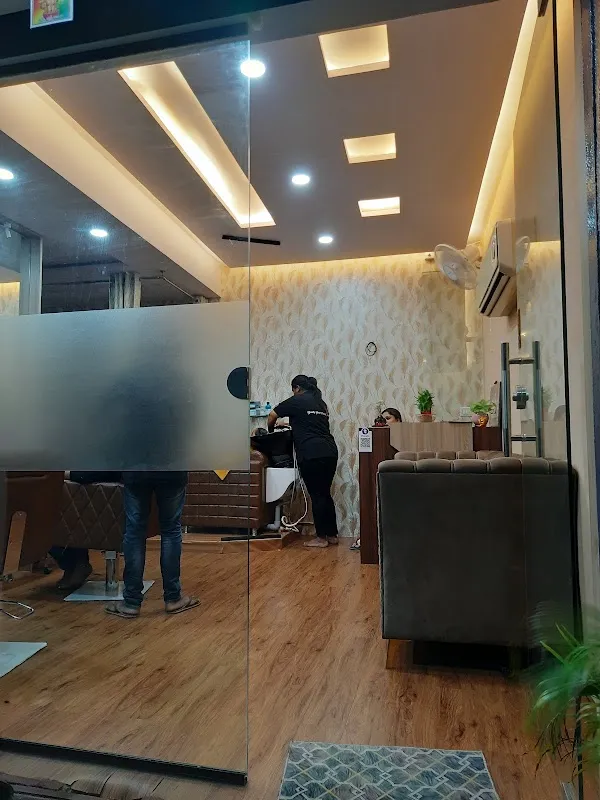 Beauty blend family saloon