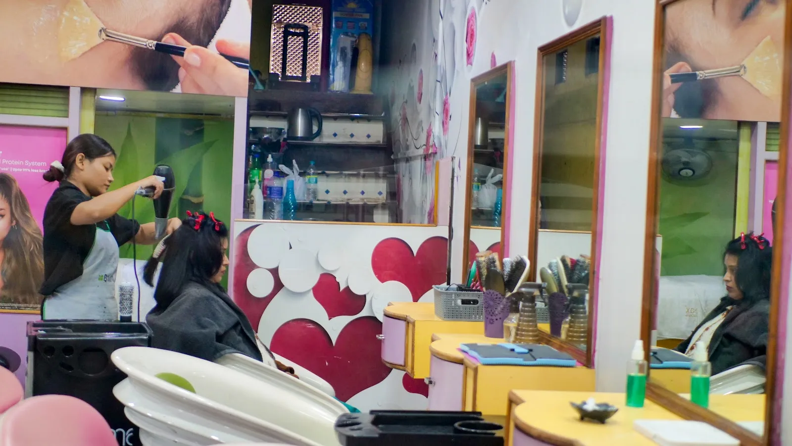 Naturoma Ladies Beauty Clinic - Best Beauty Parlour | Best Ladies Salon Guwahati