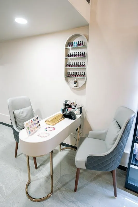Habibs Hair and Beauty Salon Kalyan Khadakpada