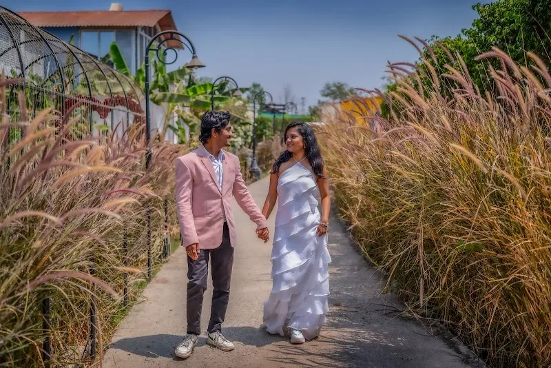 Foto Junction in Thane Shoot Pre-wedding & Wedding, Engagement, Maternity, Baby shoot, Birthday Photographers in Thane.