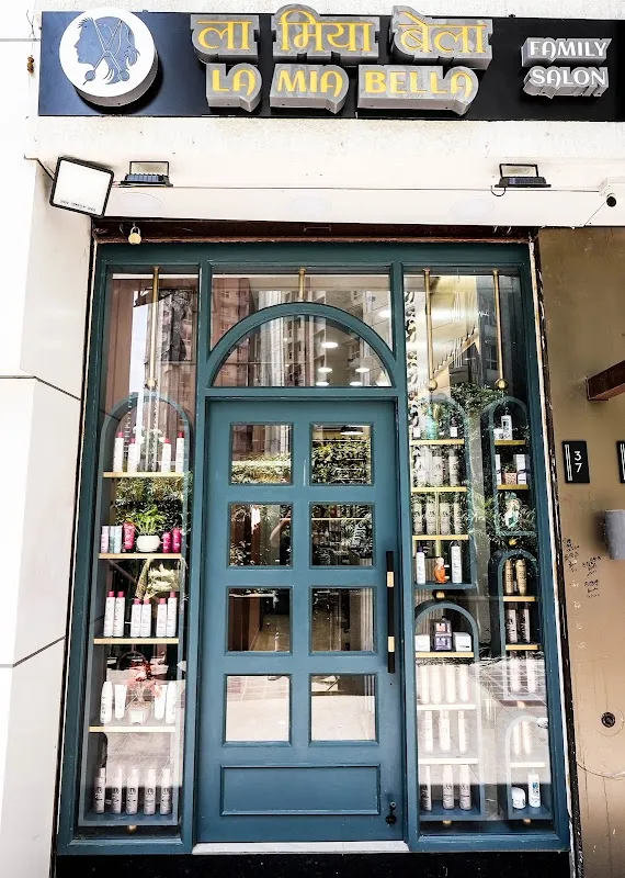 La Mia Bella family salon