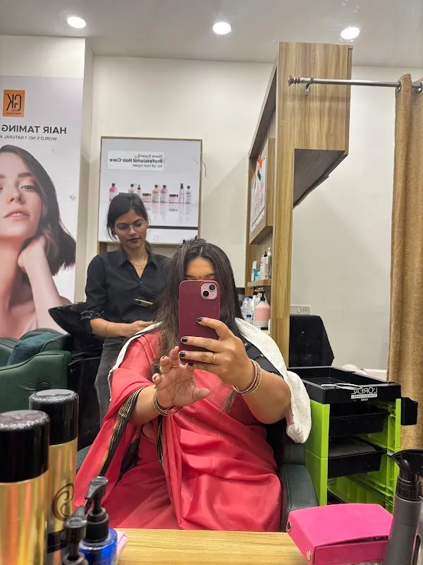URBANA THE SALON 02