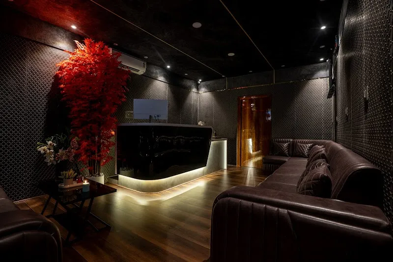 Apple International Spa