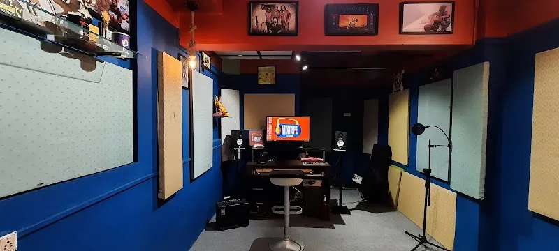 Mixtape Recording Studio & Music Hub, Jamming
