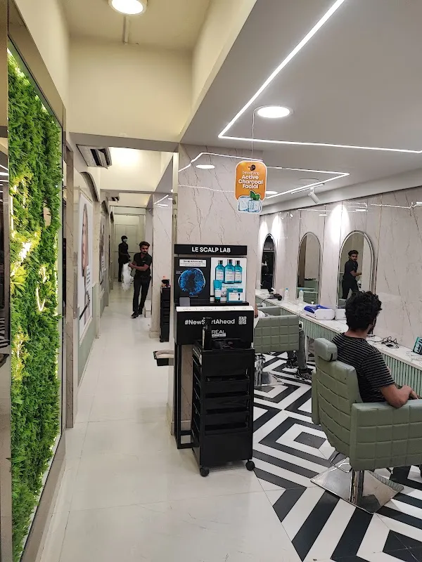 Green Trends Unisex Salon, Lakshmipuram, Guntur
