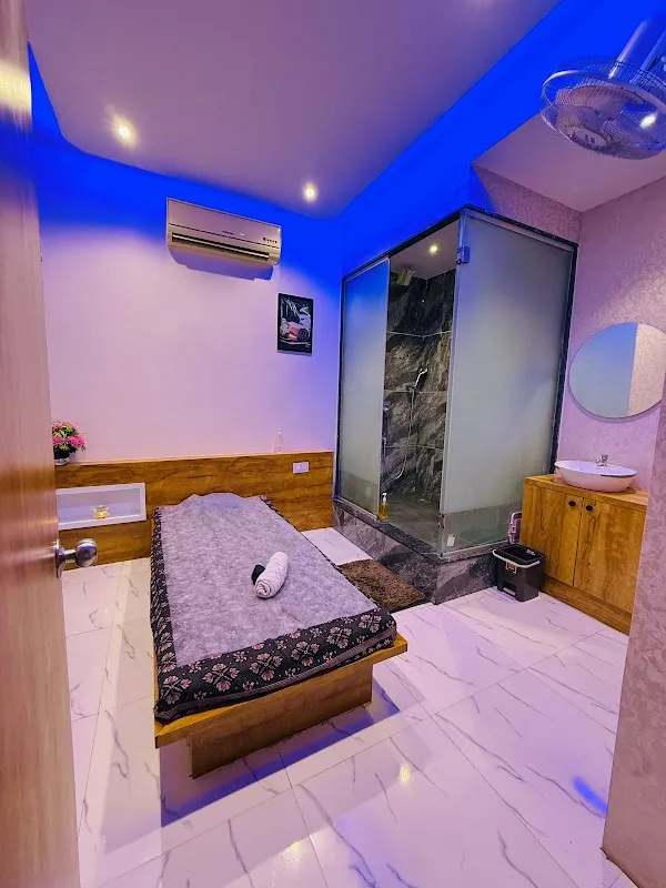EENA REGAL RETREAT SPA