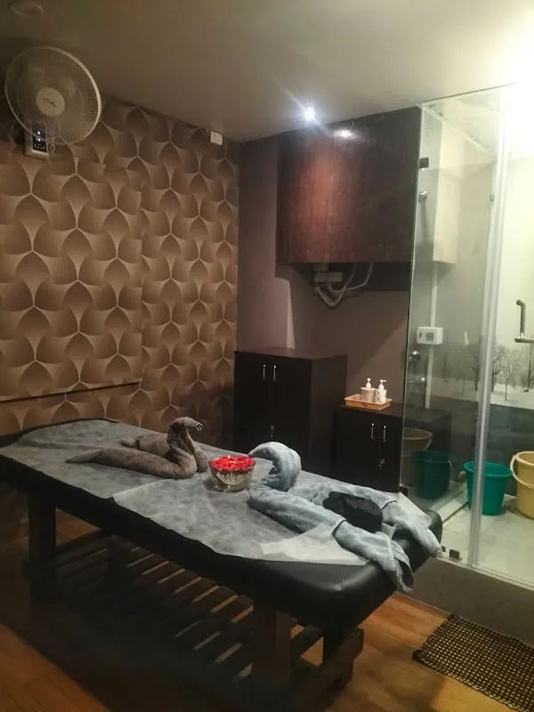 Star unisex spa and saloon