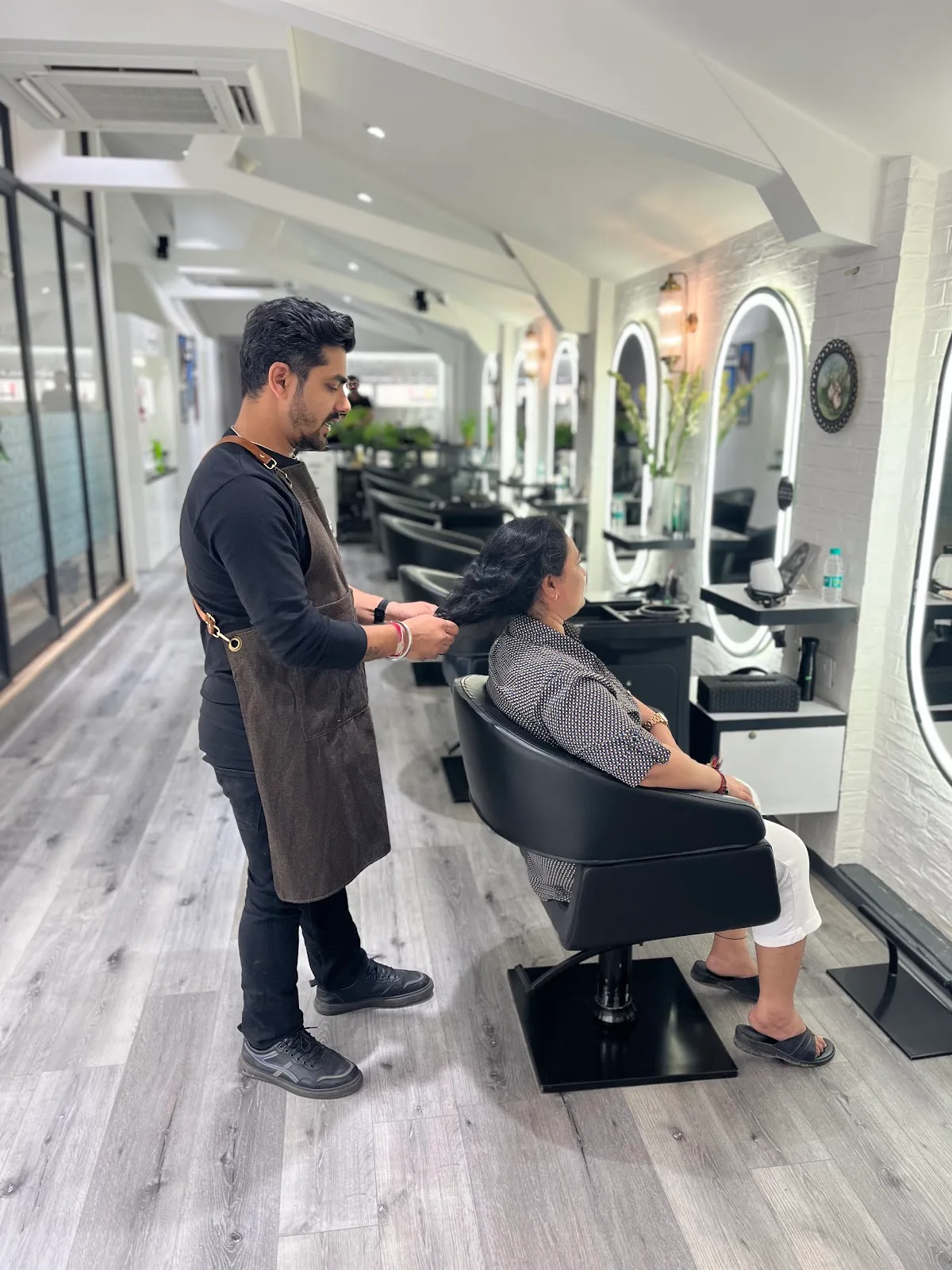 LYS Salon & Spa (Love your soul) : Best unisex Salon Near palladium Lower Parel