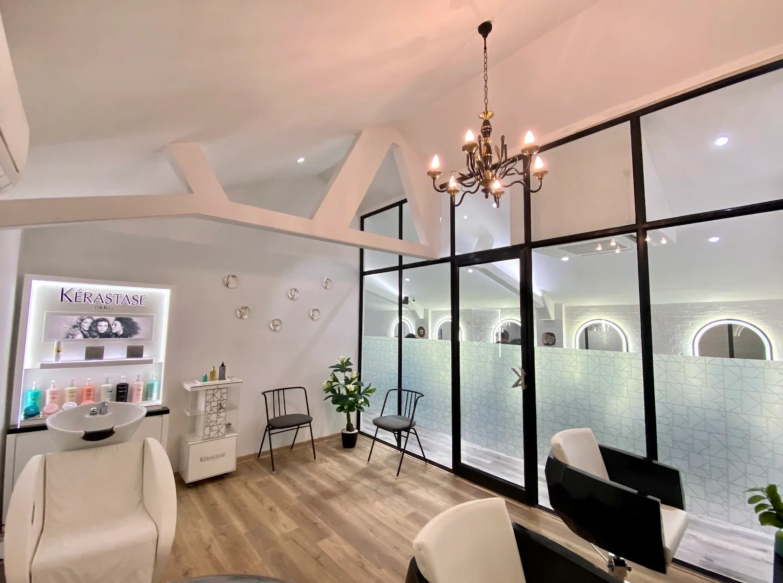 LYS Salon & Spa (Love your soul) : Best unisex Salon Near palladium Lower Parel