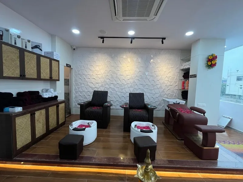 Boho bloom luxury salon