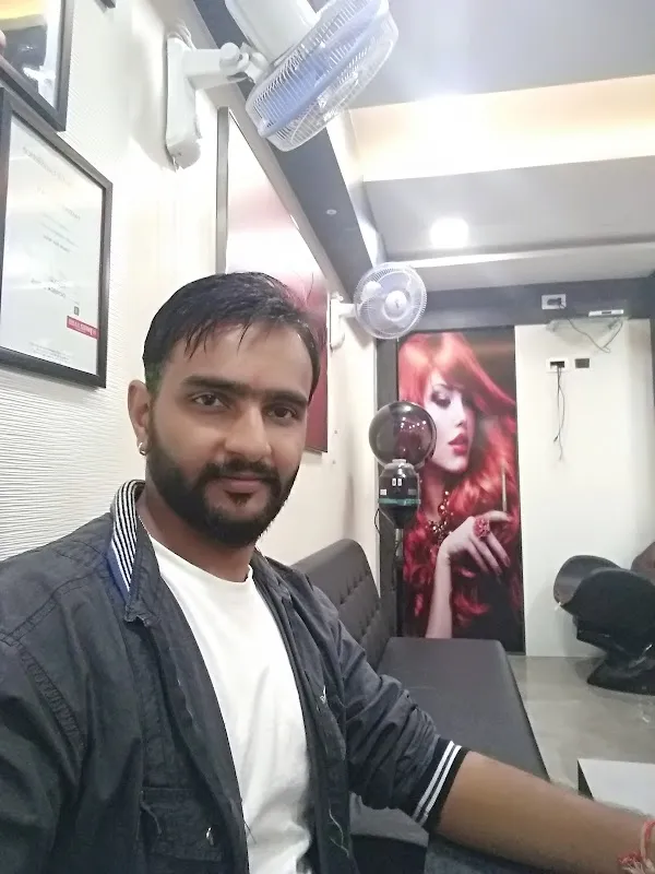 Color's Unisex Salon Ulhasnagar