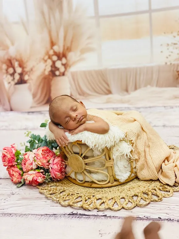 Kaarvi Maternity & New Born Baby studio
