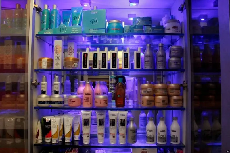 Lavish Salon and Academy | best beauty & Hair salon in goregaon | hair straightening | facial | Salon in goregaon