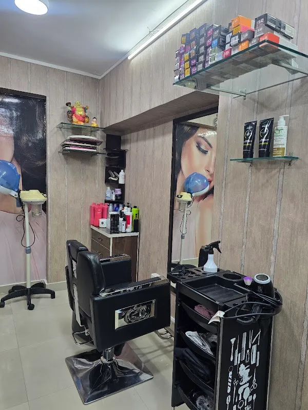 Lavish Salon and Academy | best beauty & Hair salon in goregaon | hair straightening | facial | Salon in goregaon