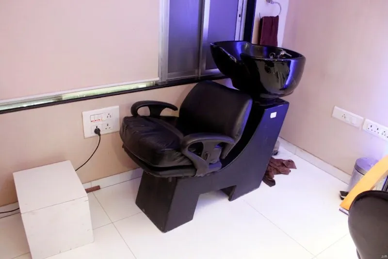 Lavish Salon and Academy | best beauty & Hair salon in goregaon | hair straightening | facial | Salon in goregaon
