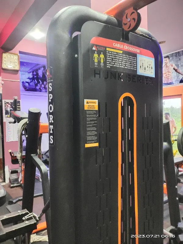 SR FITNESS CLUB