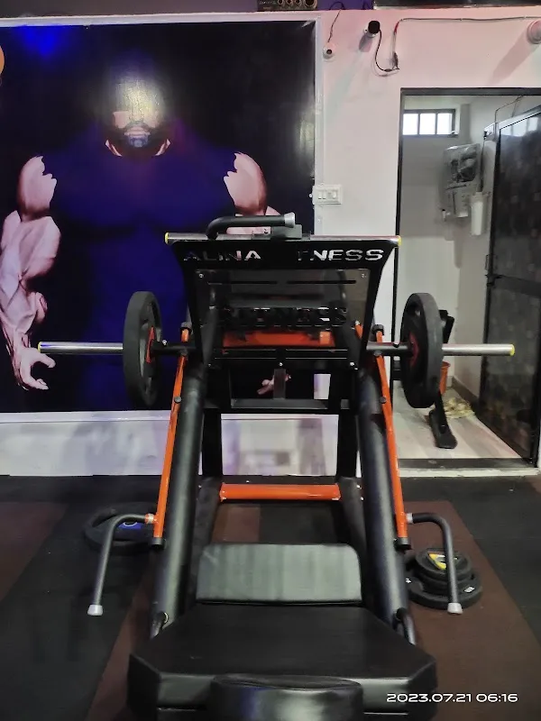 SR FITNESS CLUB