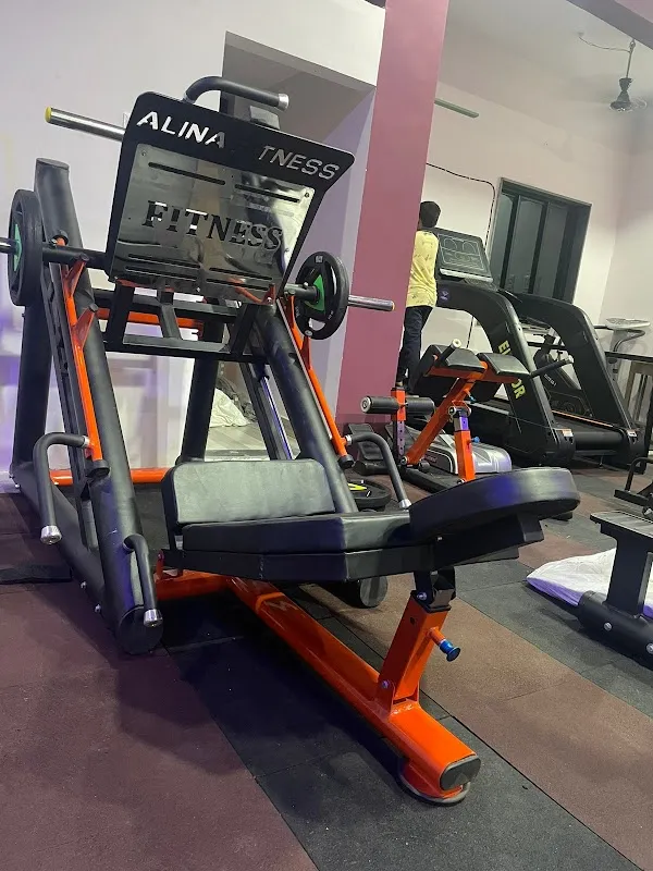 SR FITNESS CLUB