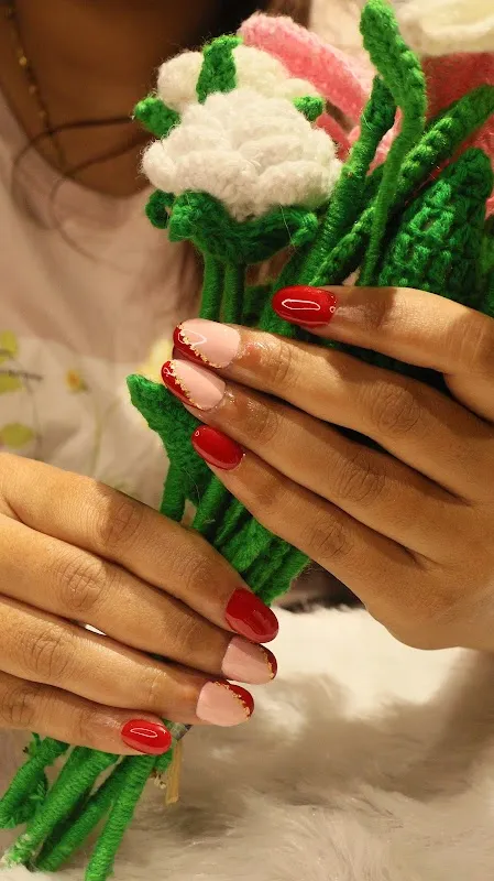 AURA PROFESSIONALS LUXURY SALON