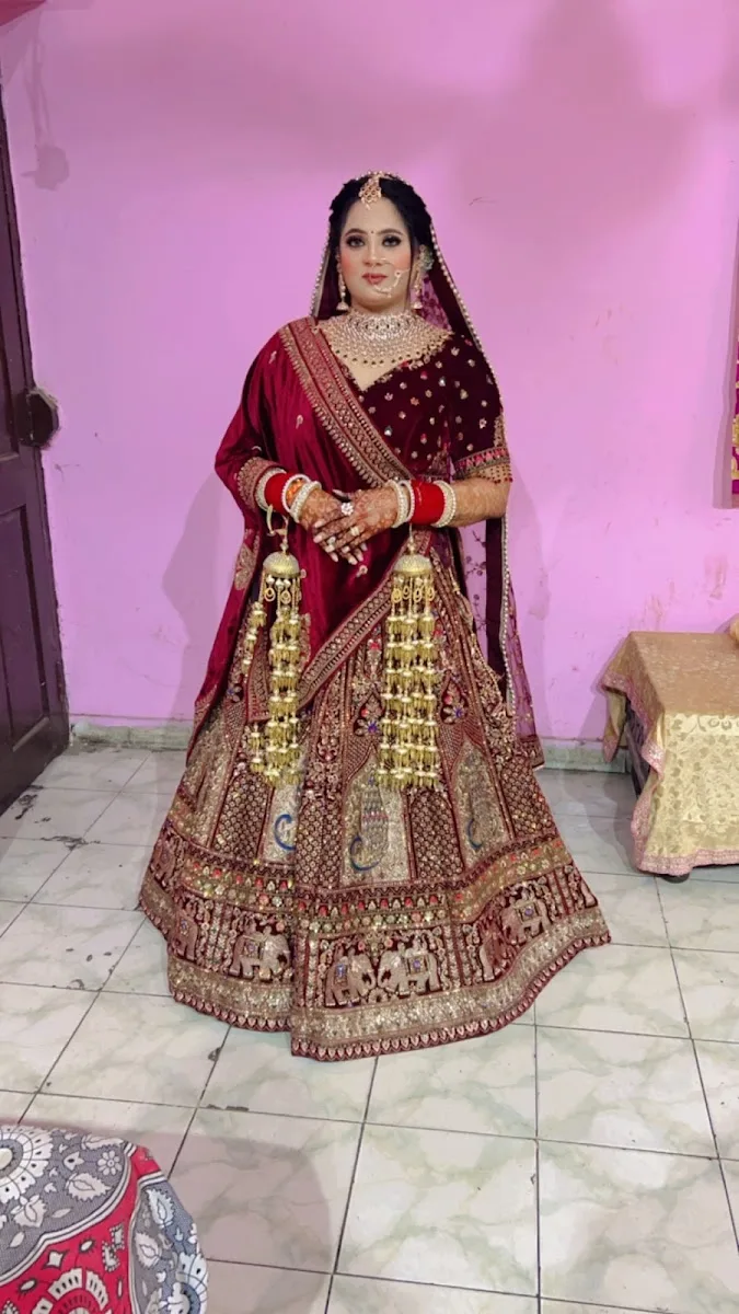 Ritu chawla Makeovers - Best Makeup artist Faridabad- best Beauty parlour/ Celebrity makeup in Faridabad