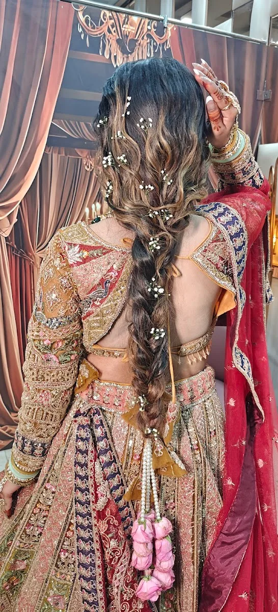 Ritu chawla Makeovers - Best Makeup artist Faridabad- best Beauty parlour/ Celebrity makeup in Faridabad