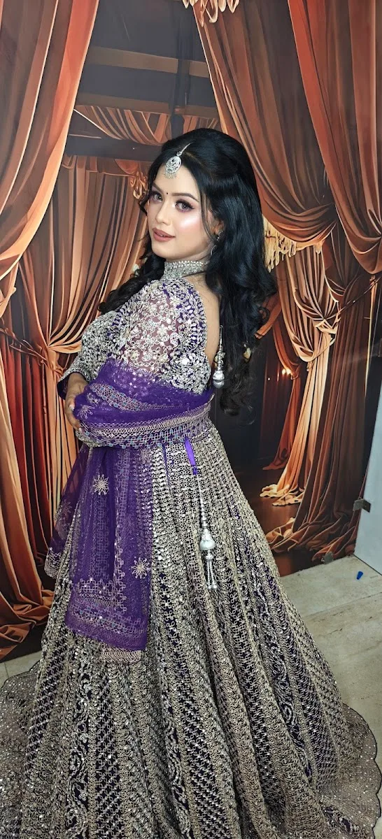 Ritu chawla Makeovers - Best Makeup artist Faridabad- best Beauty parlour/ Celebrity makeup in Faridabad